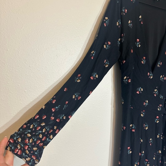 LOFT Black Floral Long Sleeve Wrap Dress - Picture 4 of 9
